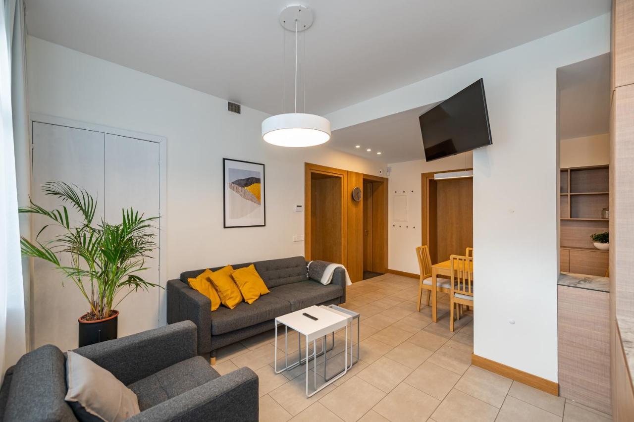 Downtown 4Bd Master Apartment By Hostlovers Kaunas Exterior foto